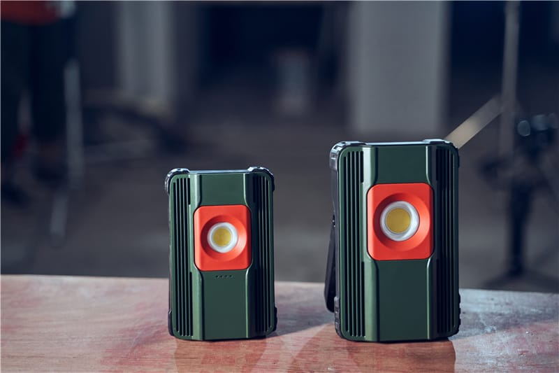 IP65 Cordless Aluminum Flood Light With Power Bank (9)