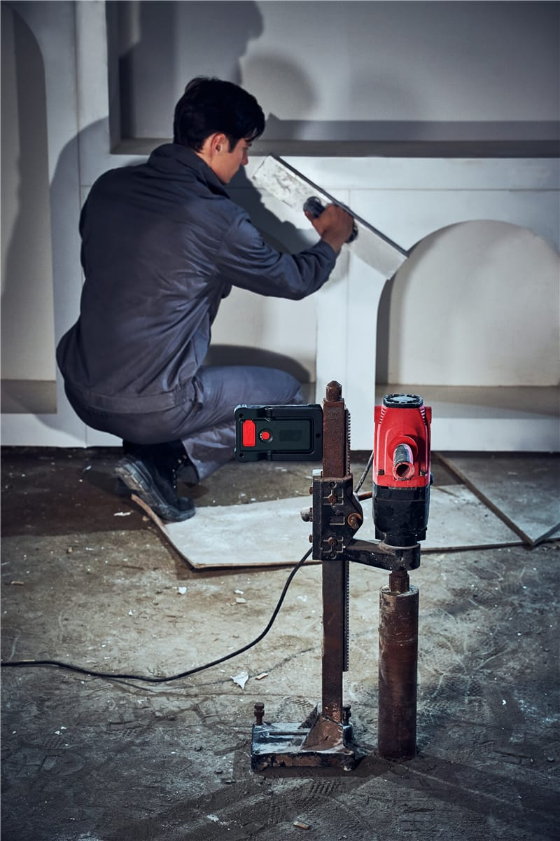 IP65 Cordless Aluminum Flood Light With Power Bank (4)