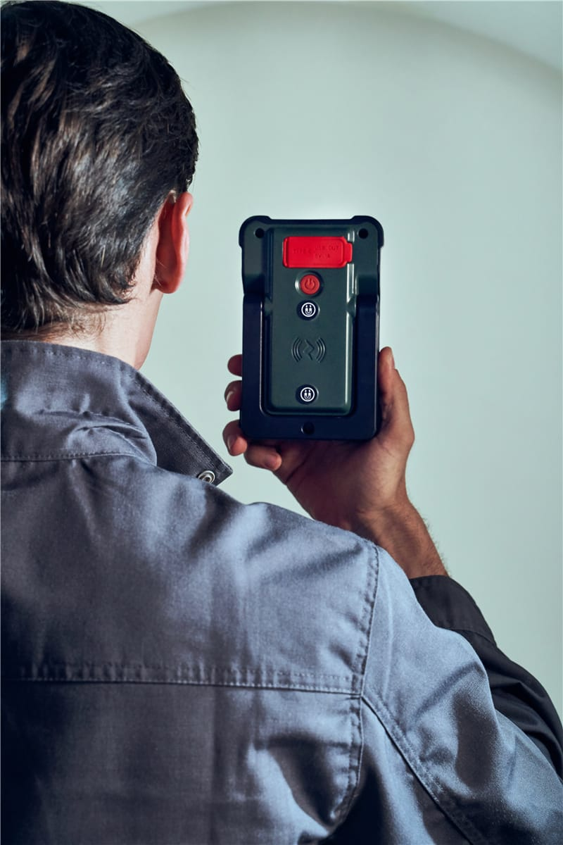 IP65 Cordless Aluminum Flood Light With Power Bank (7)