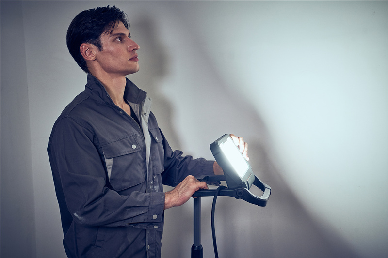 Lumen Powerful Rechargeable Frosted Flood Light ECO (2)