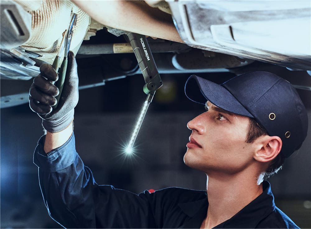 When it comes to Slim Hand lamp, the first thing you'll notice is the aluminum thin Light bar, which allows you to slide the lamp into the most inaccessible and narrow work area for inspection. As a professional ma (1)